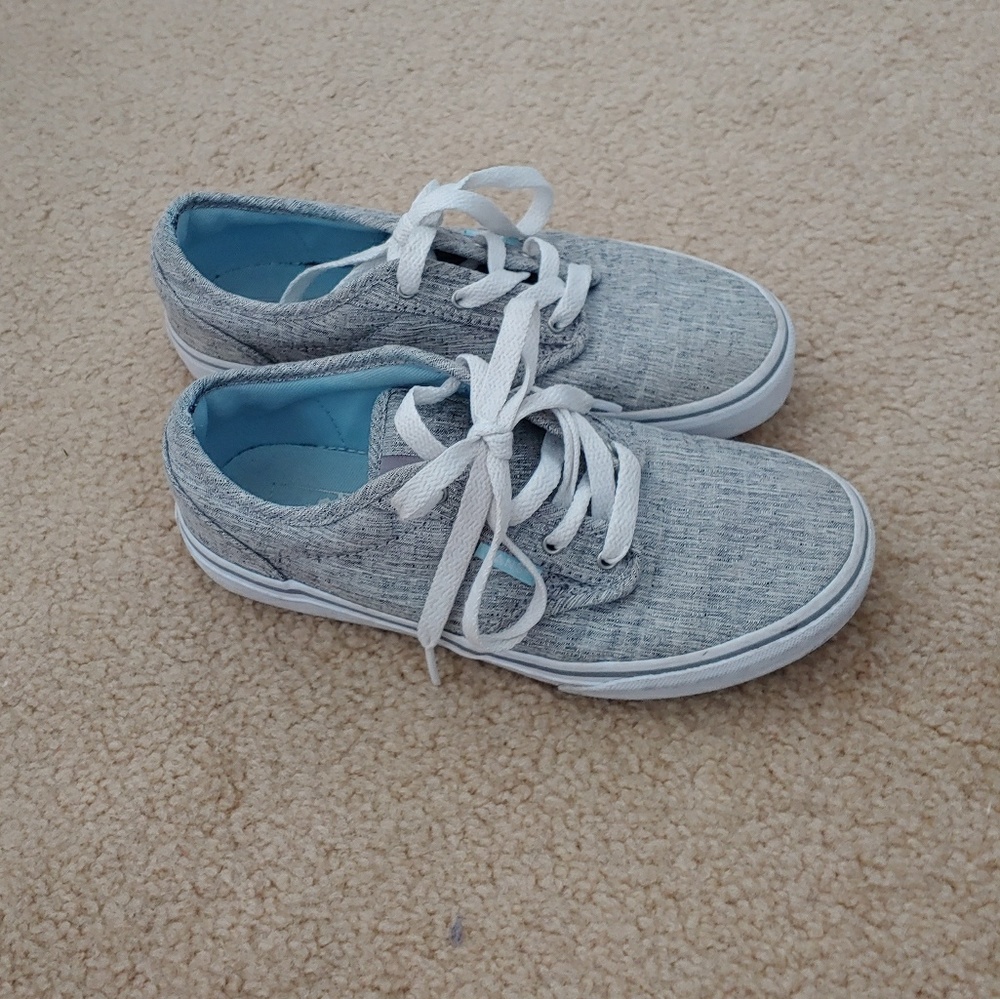Preloved vans can fit women's size 5
